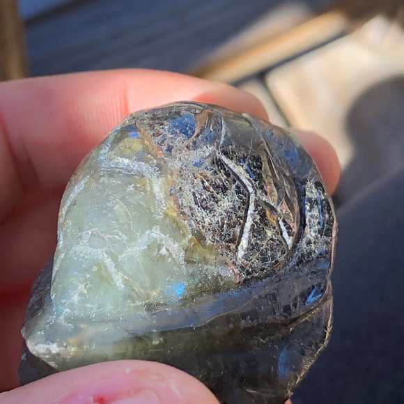 Labradorite Crystal Turtle - Picture 14 of 16